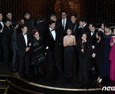 기생충 65년 만에 '오스카-황금종려상' 동시 석권