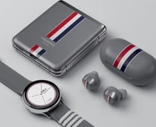 톰브라운이 뭐길래…300만원대 갤럭시Z 플립 '미친 디자인'