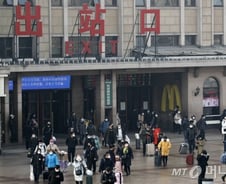 [속보]신종코로나 중국내 사망자 97명↑, 누적 1113명