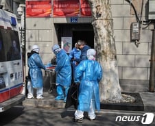 우한 의료진 최소 500명 감염…의심환자도 600명