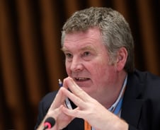 WHO "코로나19 확진자 급증, 보고 방식 변화 때문"