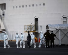 日첫 사망자 포함 확진자 251명…지역사회 감염공포