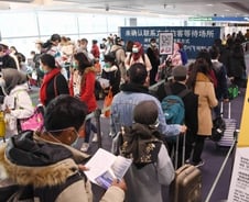 자가진단앱 설치 中 입국자, 10명 중 1명 건강상태 제출 안해