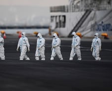 [속보]日크루즈 70명 추가 확진…"총 355명"