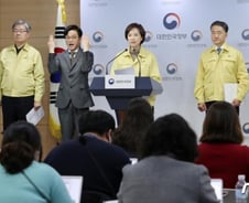 中유학생, 입국후 2주 등교 못한다…"학생증 정지"(종합)