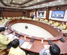 29·30번 환자 '감염원 미스터리'…정부, 지역사회 확산 방지 총력