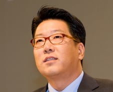 대형마트 사업 안한 현대百 정지선 회장…"다 계획이 있었구나"