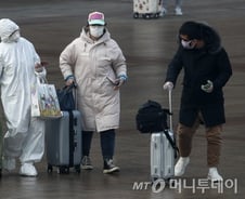 [속보]中 코로나19 확진자 1886명↑…누적 7만2436명