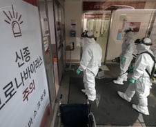 복지위, '코로나 3법' 상정...2월 국회서 처리 목표