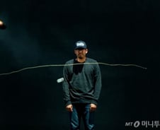 [단독]"배트맨처럼 쏜다" 한국형 '날아가는 포승줄' 개발