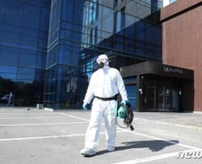 31번째 확진자 다녀간 대구 퀸벨호텔…결혼식 진행해도 될까