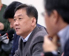 [단독]이광재, 당 공식행사 참석…"출마해야" 목소리↑