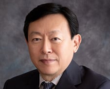 [단독]호텔롯데 상장 앞두고..신동빈 회장 대표직 물러나 