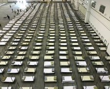 "가난한 나라, 코로나19 위협 더 커"-블룸버그