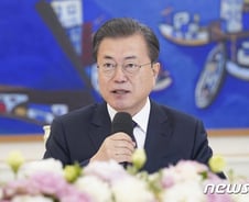 文대통령, 中시진핑과 통화…"양국 임상치료 경험 공유키로"