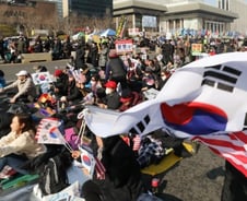 촛불도 노조도 코로나19에 집회 취소…보수 단체는?