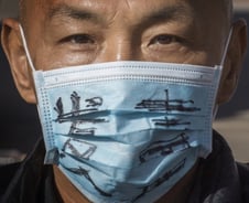 中 확진자 줄자 한국·일본에 "배워라" 훈수