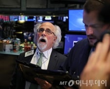 [뉴욕마감] 코로나發 경기둔화 현실화…S&P 1% 급락