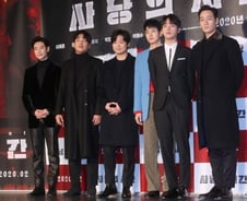 코로나19로 영화 '사냥의 시간' 개봉연기 "피해방지 최우선"