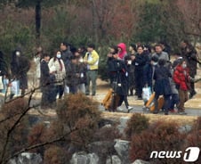 부산 19세 확진자 父 우한교민…재검 결과 '음성' 