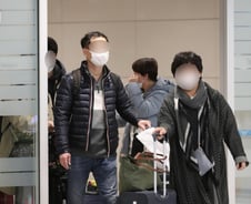 "바이러스 들어올라"…韓 입국 통제 나선 나라들