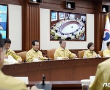 정부는 신천지 탓, 신천지는 친중국 정부 탓…아무도 사과는 없었다