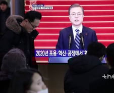 의학전문가 만나는 文 "코로나19 '특단의 대책' 검토"