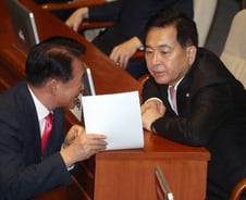 '코로나19'에 국회도 멈췄다…본회의·상임위·의총 줄줄이 취소