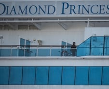 美, '코로나19' 확진자 53명으로 늘어