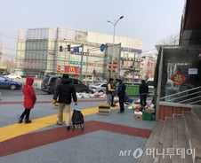 "이젠 중국이 한국인 격리" 돌아갈 주재원 가족들 어쩌나