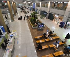 베트남도 한국인 입국금지? "코로나19 증상시 2주 격리"