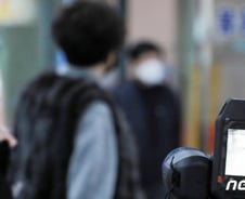 가벼운 인후통·두통에도 불안…코로나19 증상 대처법은