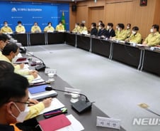 文대통령도 자가격리?…대구회의에 '확진자의 접촉자' 참석