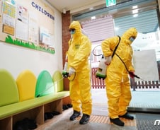 어린이집 못 보내는데…맞벌이부부 연차 다쓰면 어쩌나