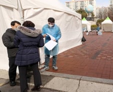 "대구 상황 다시 발생하면 감당 못해"…지자체 '선별진료소' 마련 시급 