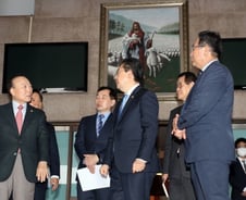 여의도순복음교회, 10억원 지원금 내고 주일 예배 열기로