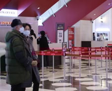 주말에도 '방콕'…'코로나 쇼크'에 여가생활 사라졌다