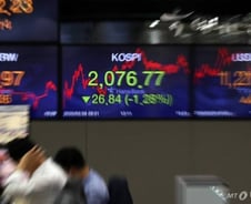 코로나19 피해 돈으로 막는다…11조원+α 추경 편성