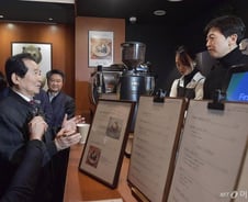 연매출 6000만원 이하 사업자, 내년까지 부가세 '간이과세'로