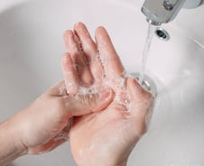 '코로나 예방' 손 깨끗이 씻어도…이것 깜빡하면 '낭패' 