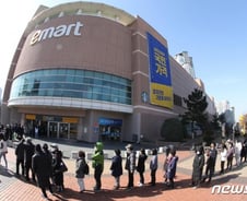 "'820원 마스크' 밤새 준비하고 욕도 먹지만…"