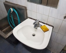 코로나 막으려면 손 씻으라는데…"비누가 없다"