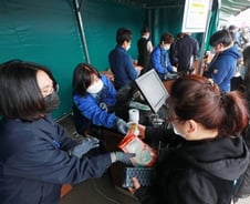 "어떤 마스크든 쓰는 게 나아…재사용하려면 그냥 말려야"