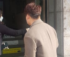 [르포]'피부숍·미용실' 간판붙은 그곳은 신천지였다 