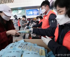 "마스크 공적물량 100% 늘려야…최고가 1000원이면 충분"