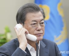 [속보]文대통령 "마스크 대리수령 넓히라" 아동·노약자 고려