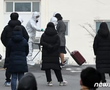 '코로나19' 집단감염 확산 '비상'…"사회적 거리두기가 '백신'"