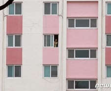 '코로나19' 누적 환자 7134명…대구 한마음아파트 80명 '음성'