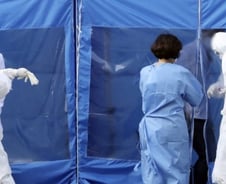 "불륜했네" "노래방도우미 아냐?"… 코로나 동선공개, 바뀔까?