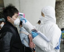 2미터 떨어져도 위험…코로나19 바이러스 안전거리는?